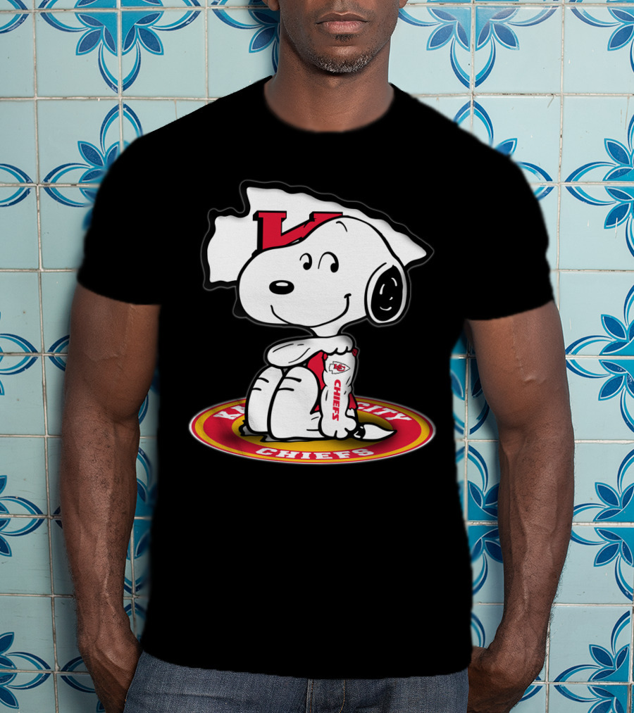 Kansas City Chiefs Snoopy Peanuts Nfl Fan Gear T-Shirt