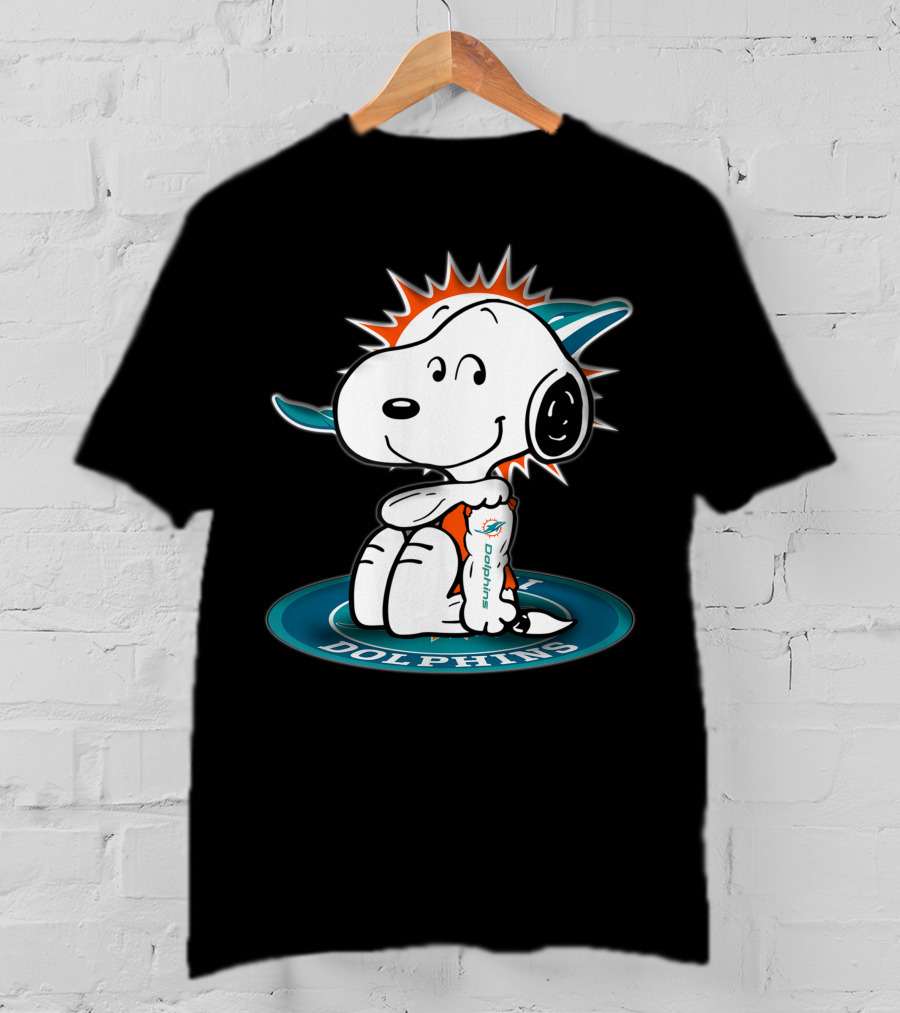 Snoopy Miami Dolphins Fan Football T-Shirt
