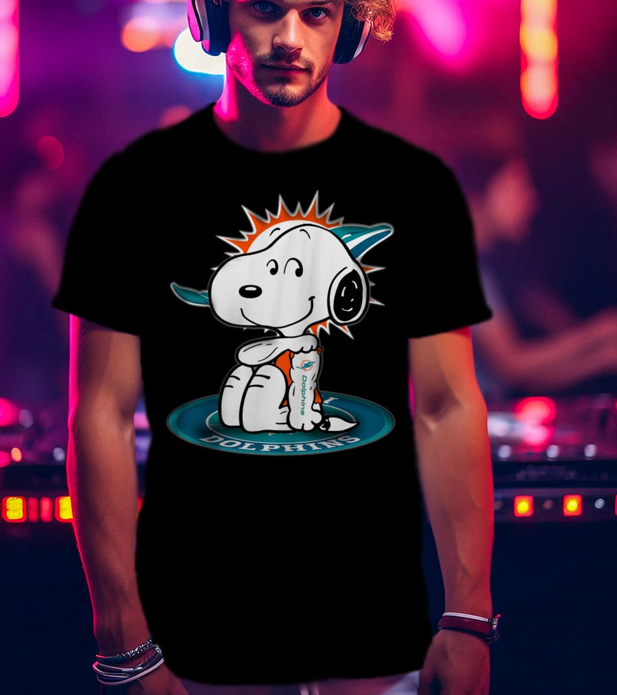 Snoopy Miami Dolphins Fan Football T-Shirt