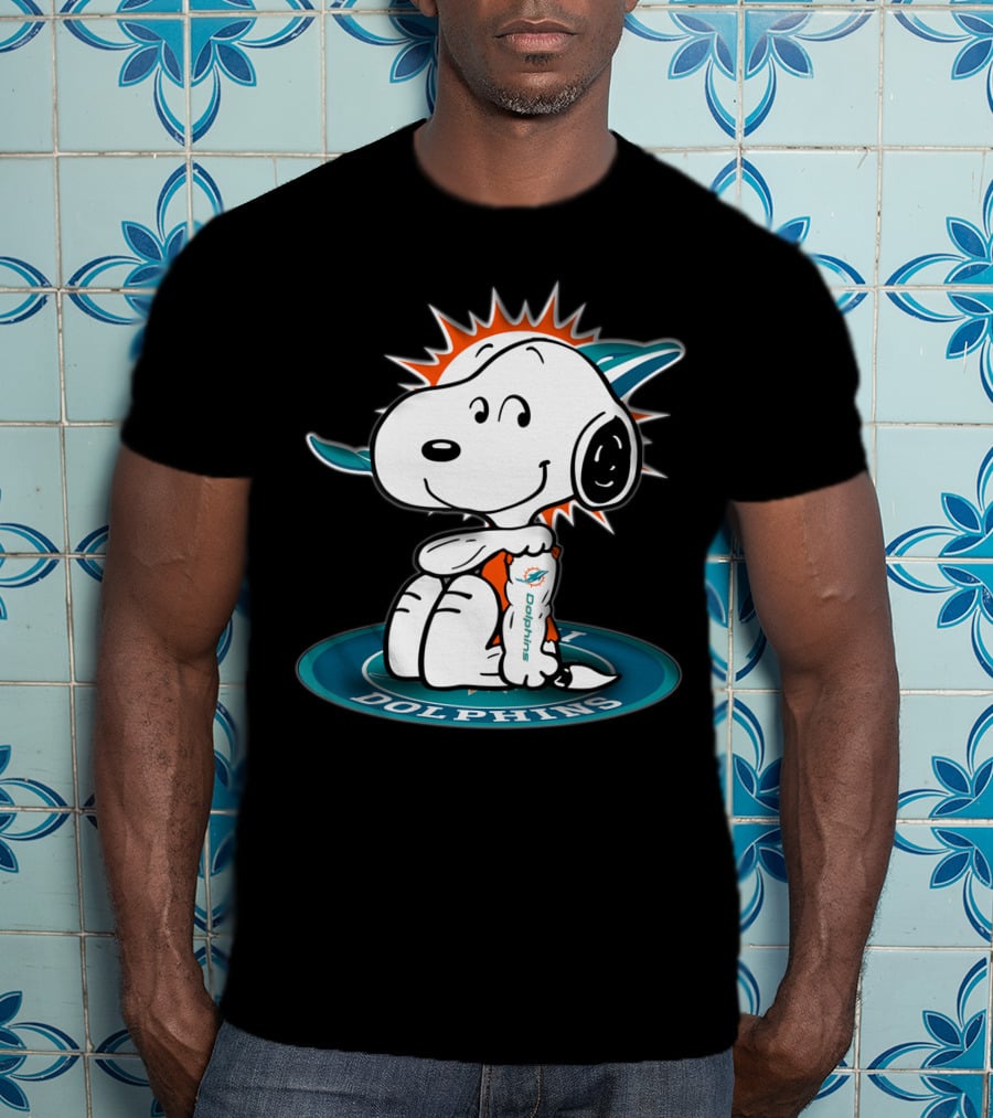 Snoopy Miami Dolphins Fan Football T-Shirt
