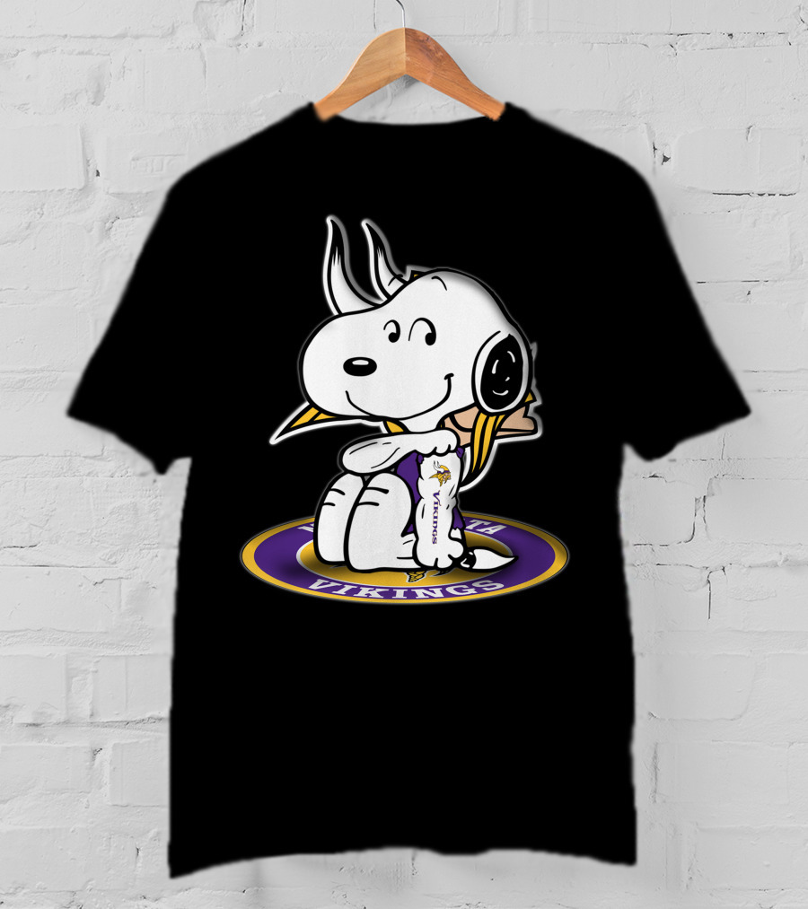 Minnesota Vikings Snoopy Peanuts Cuddly Football Fan T-Shirt