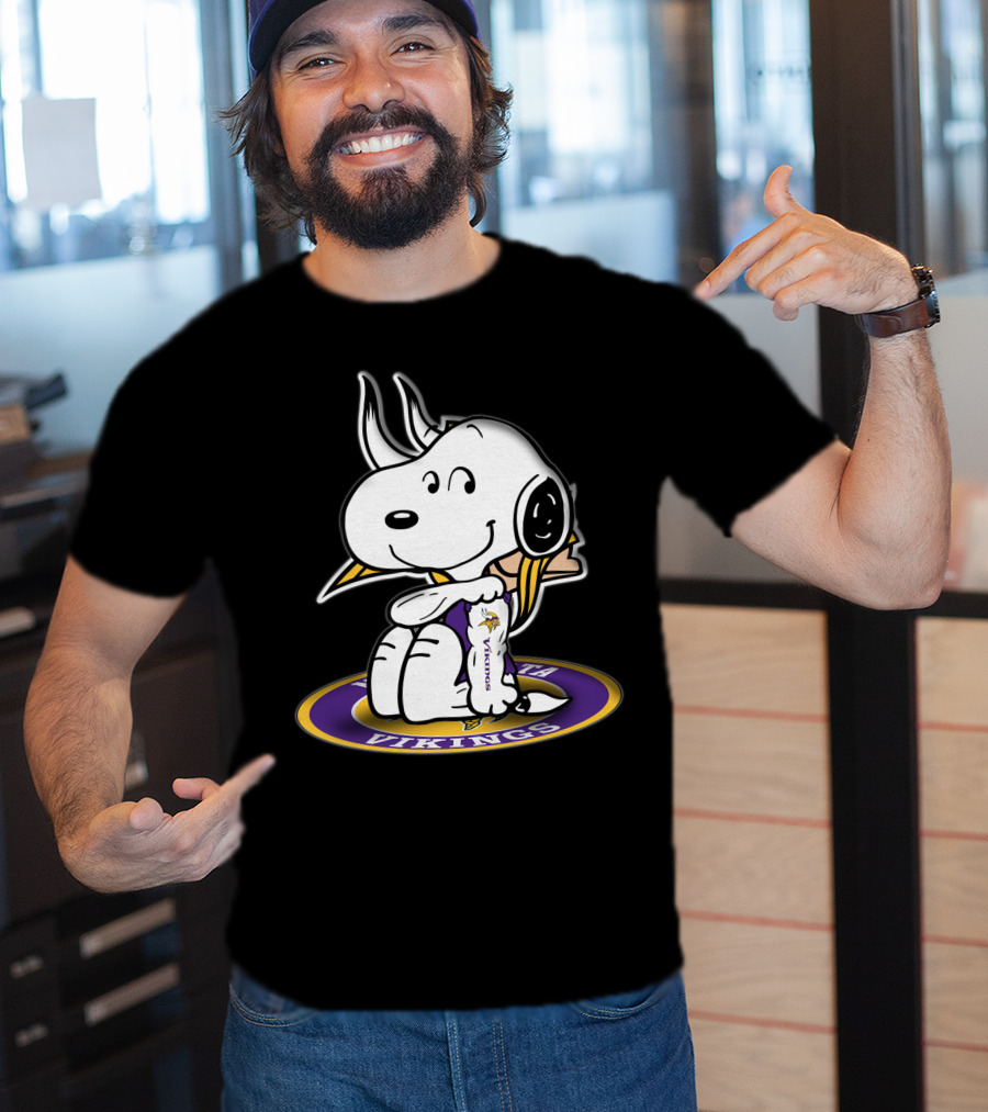 Minnesota Vikings Snoopy Peanuts Cuddly Football Fan T-Shirt