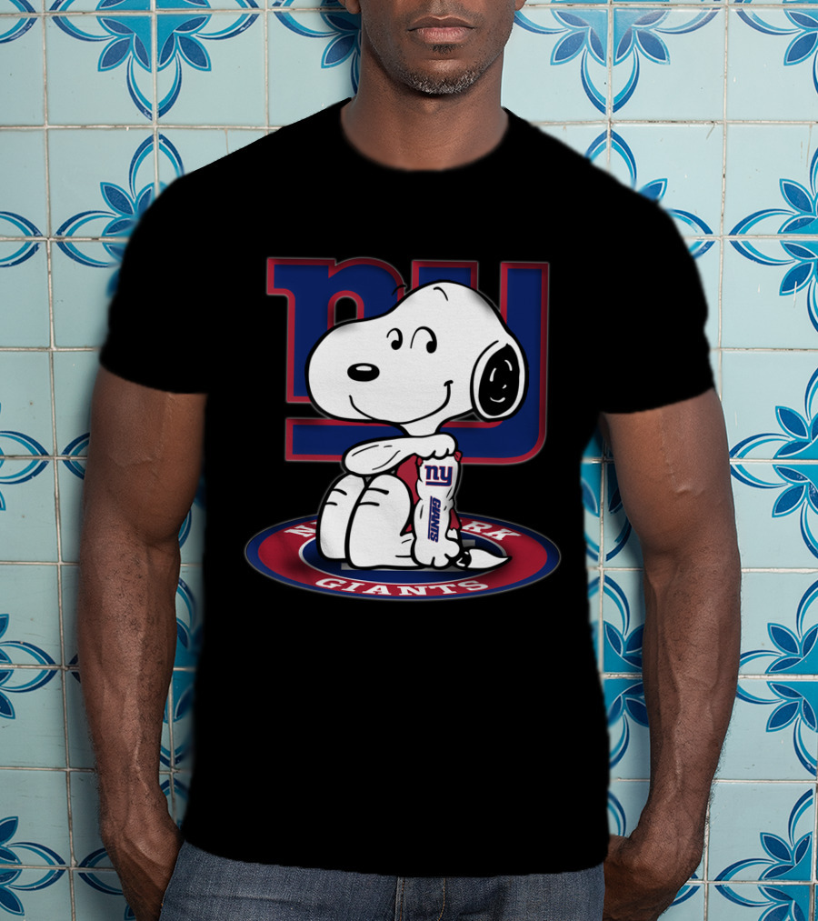Snoopy New York Giants Nfl Collaboration With Peanuts Football Team T-Shirt