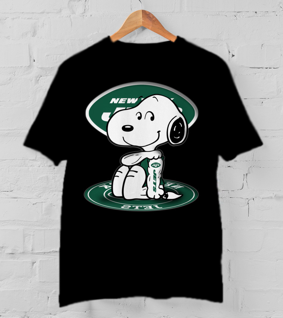Snoopy New York Jets Football Fan Sitting Pose T-Shirt