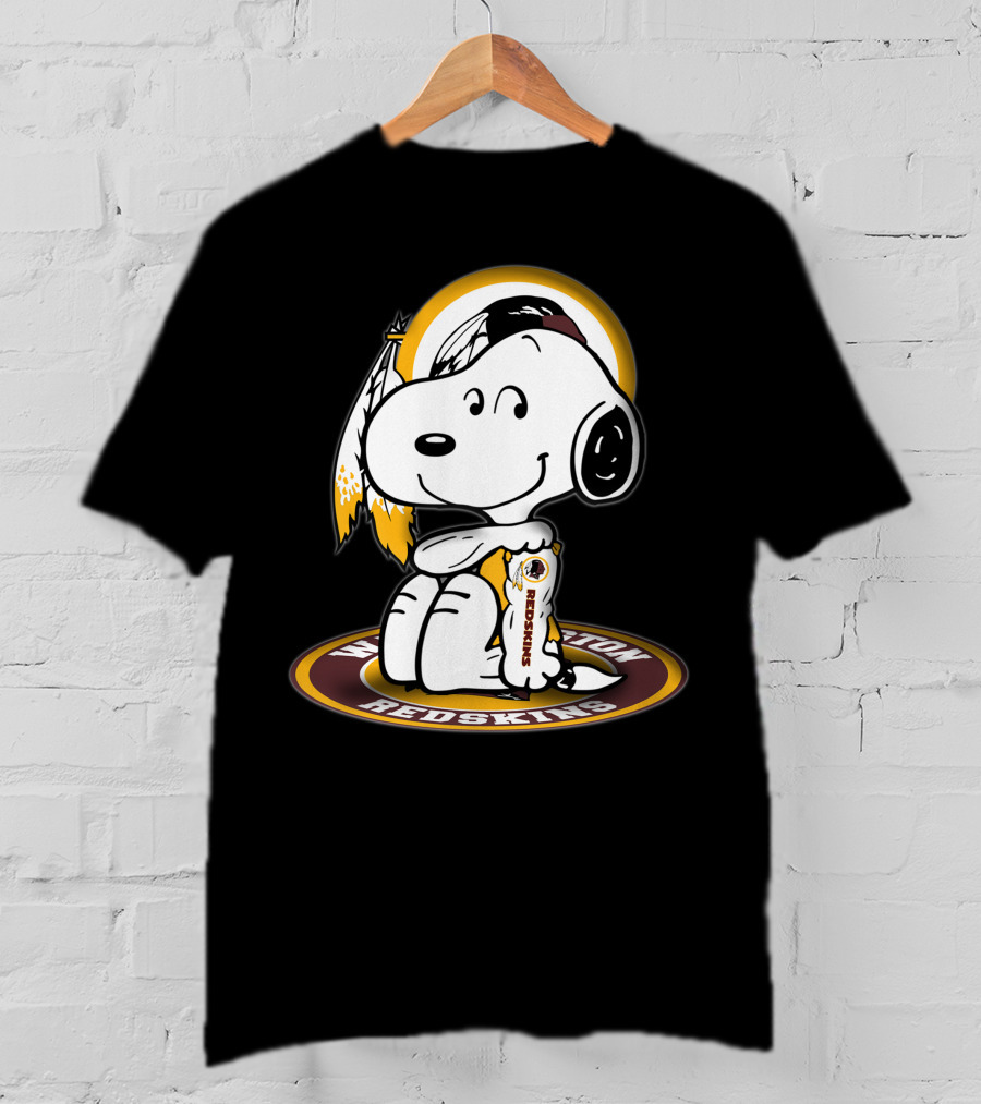 Snoopy Hugging Football Trophy Washington Redskins Sports T-Shirt
