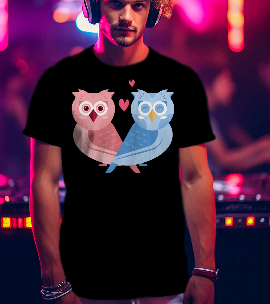 Cute Owls Birds In Love Couple With Hearts T-Shirt