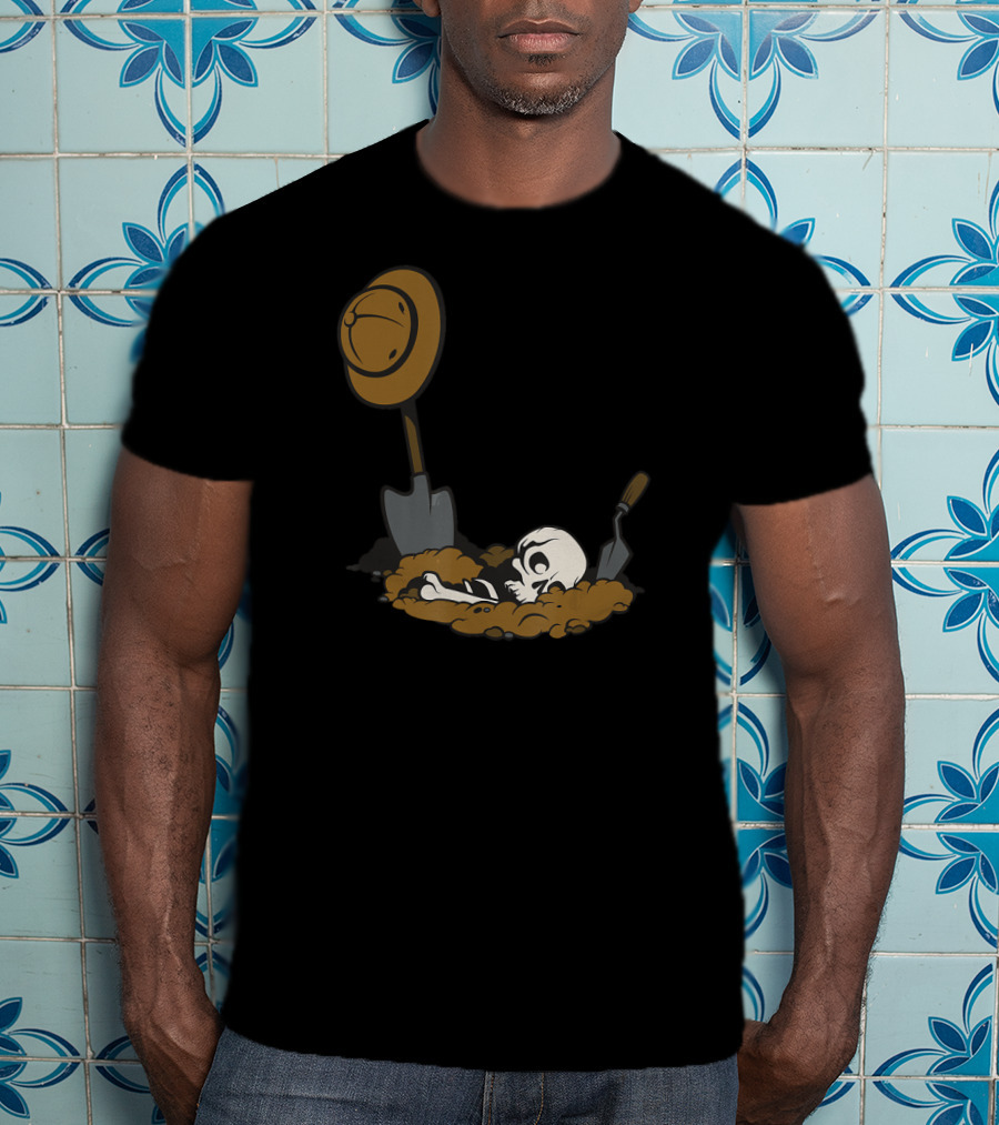 Funny Skull Archaeology Digging Scene T-Shirt
