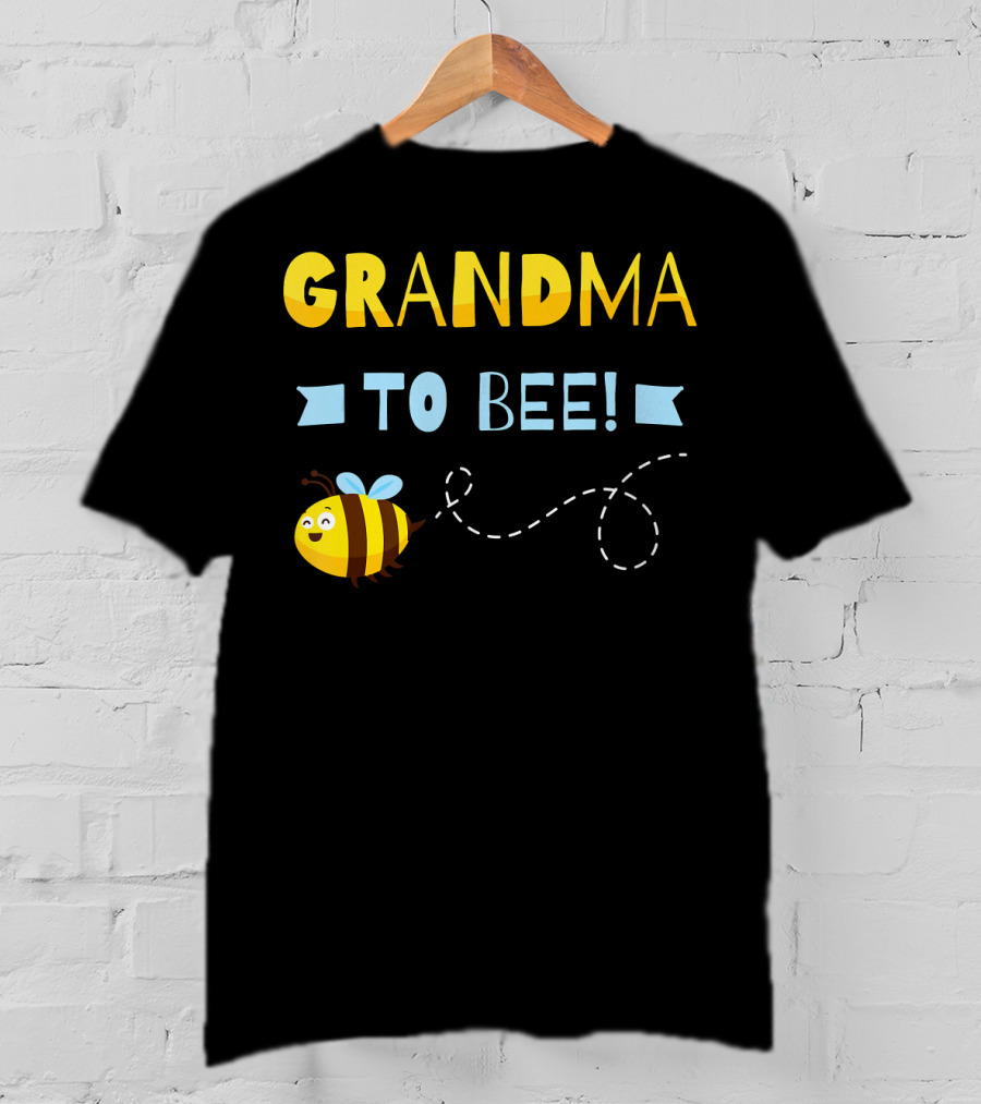 GRANDMA TO BEE Pregnancy Announcement With Bumblebee T-Shirt
