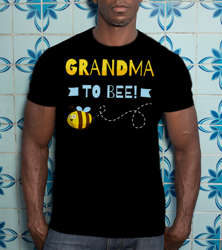 GRANDMA TO BEE Pregnancy Announcement With Bumblebee T-Shirt