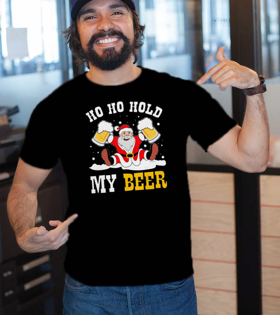 Ho Ho Hold My Beer Santa Claus With Beer Mugs In Snow T-Shirt