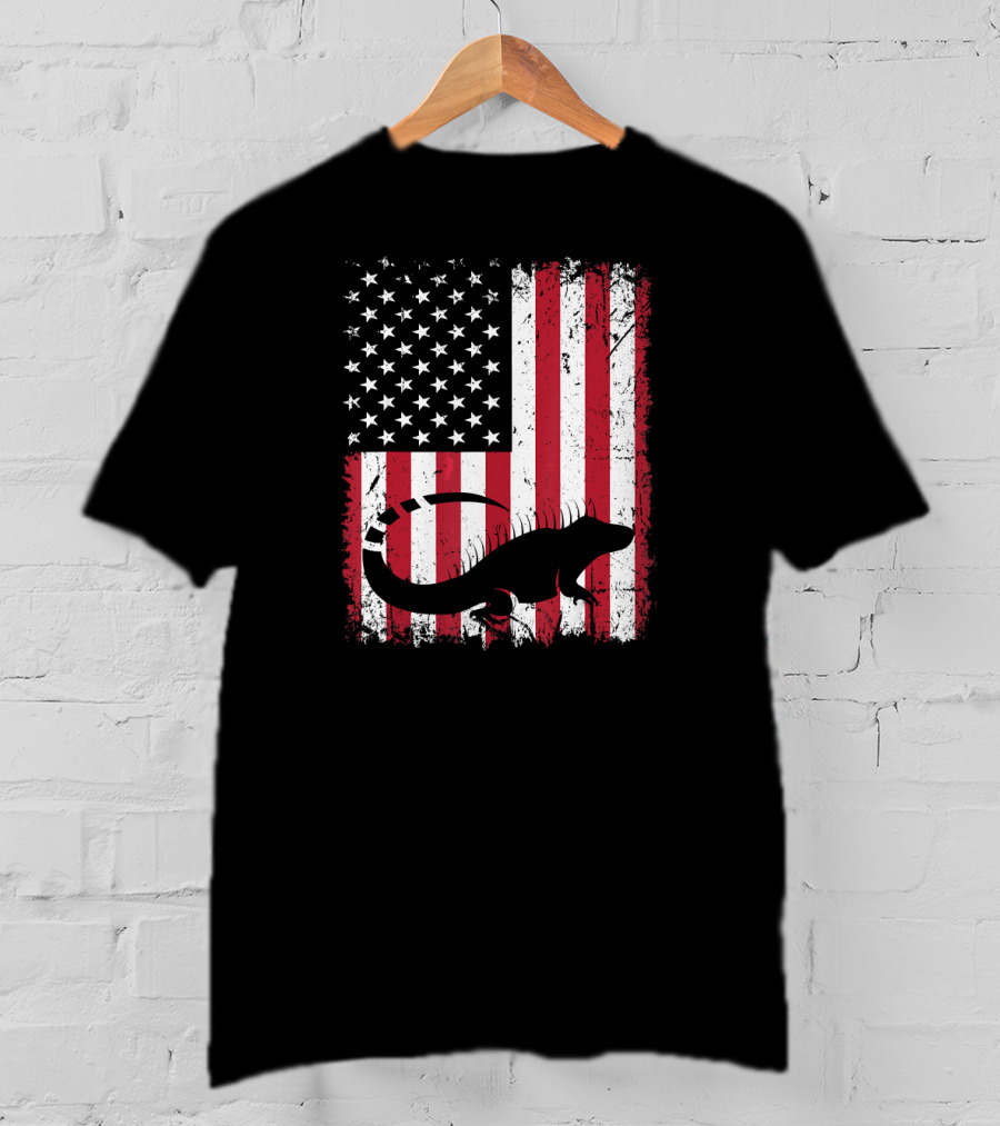 American Flag Iguana Silhouette On Distressed Stars And Stripes Background T-Shirt