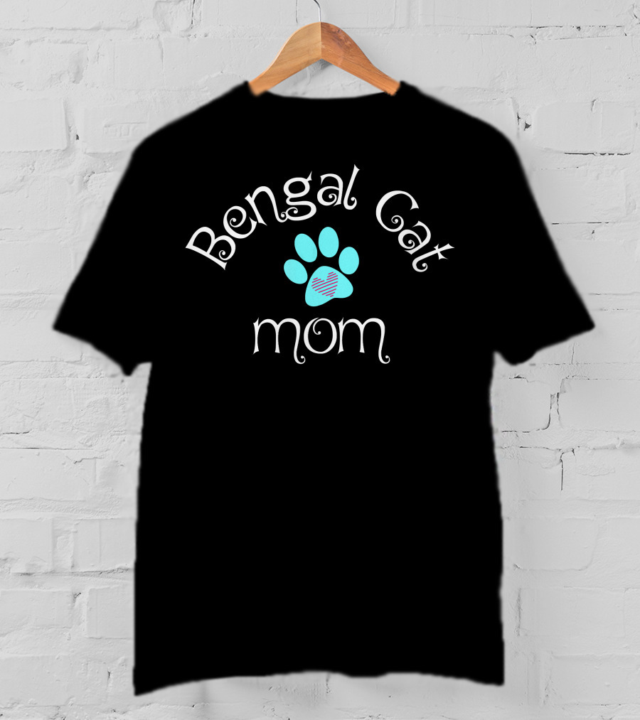 Bengal Cat Mom Heart Paw Prints T-Shirt
