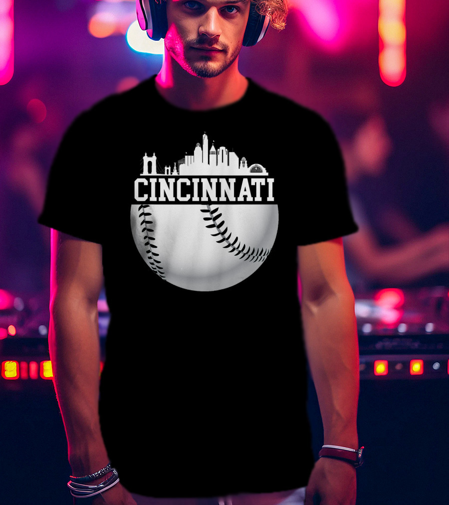 Cincinnati Skyline Baseball Vintage Downtown Cityscape T-Shirt
