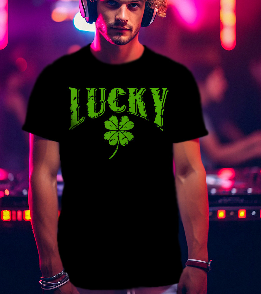 Vintage Lucky Four Leaf Clover Lucky St Paddy's Day T-Shirt