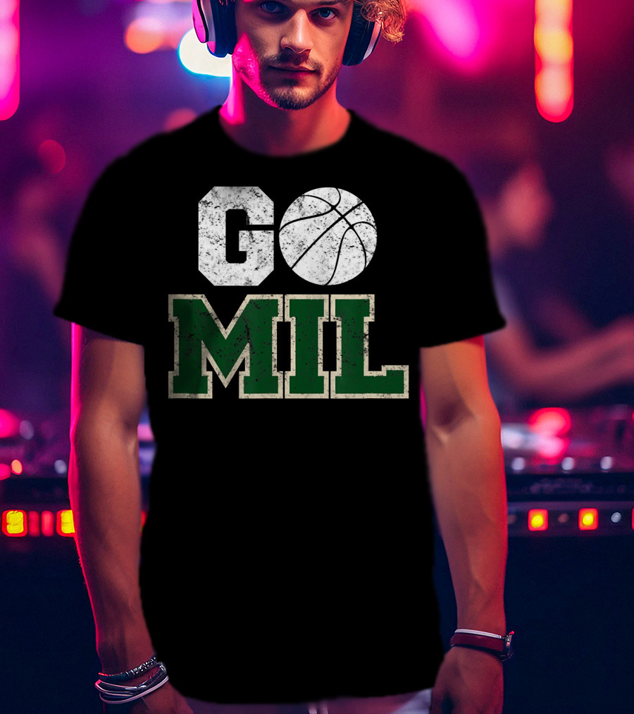 Go MIL Milwaukee Wisconsin City Basketball Vintage T-Shirt