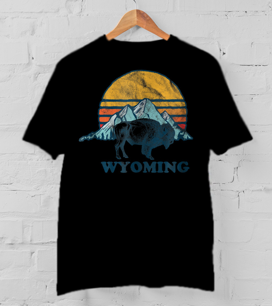 Vintage Wyoming Sunset Buffalo And Mountains T-Shirt