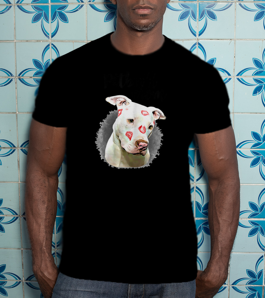 Pitbull Mom With Cute Lipstick Kiss Marks T-Shirt