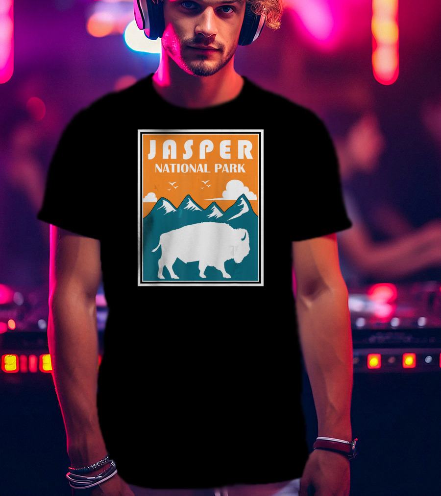 Jasper National Park Canada Bison Silhouette Mountains T-Shirt