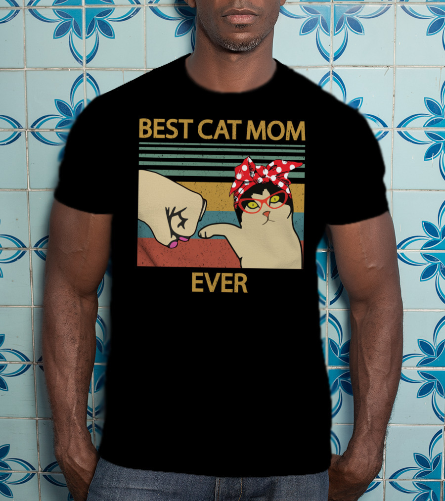 Best Cat Mom Ever Fist Bump Cat With Red Bandana And Glasses T-Shirt