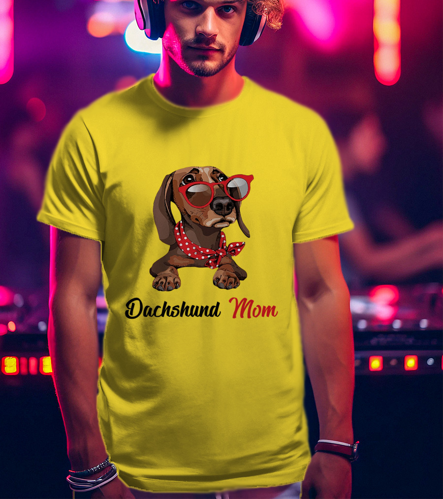 Dachshund Mom Red Glasses And Polka Dot Scarf T-Shirt