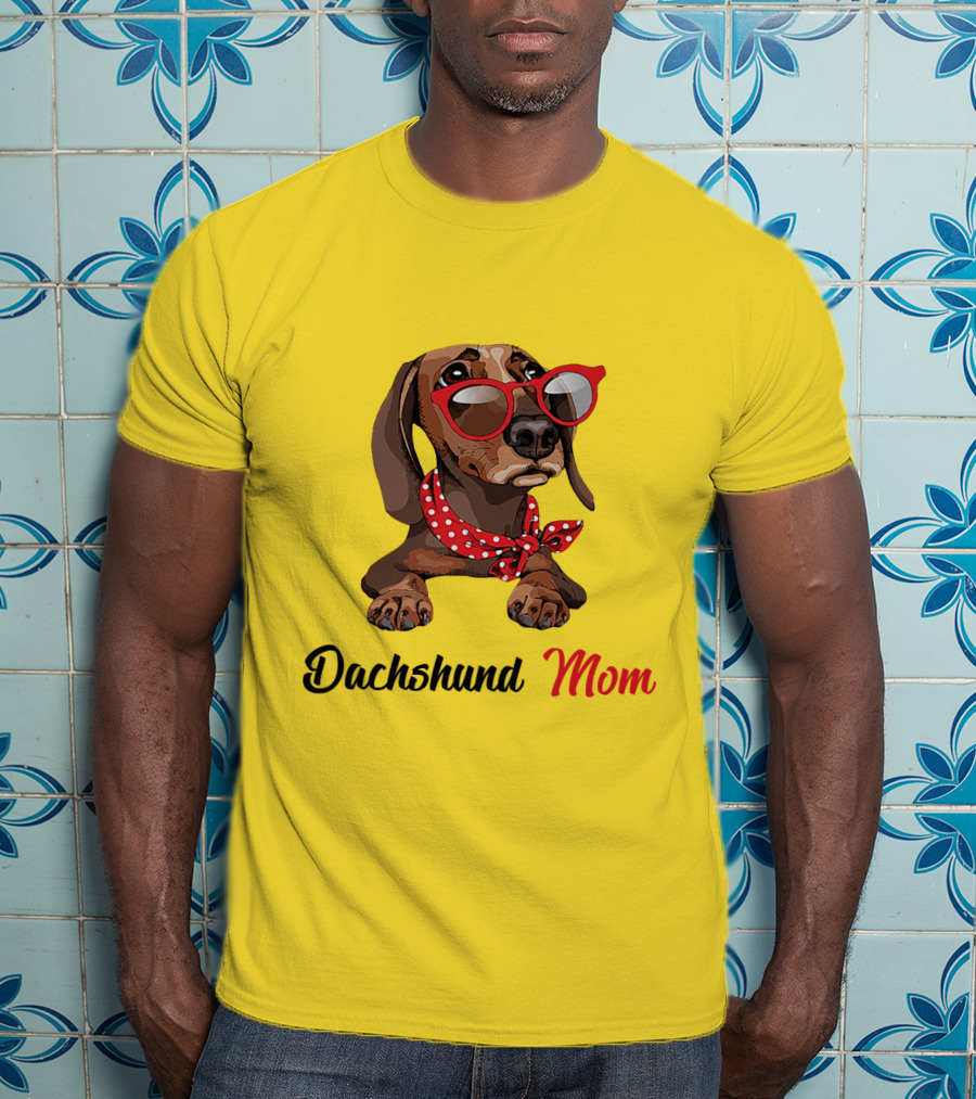 Dachshund Mom Red Glasses And Polka Dot Scarf T-Shirt