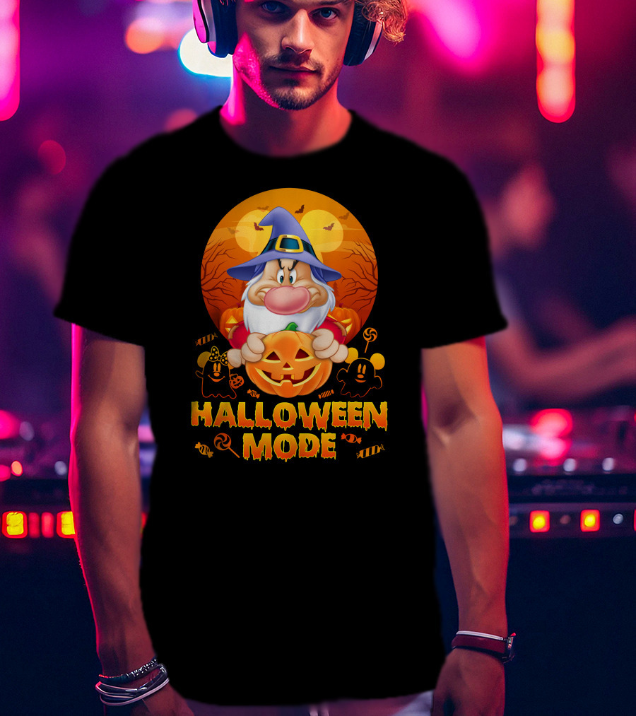 Grumpy Halloween Mode Pumpkin Wizard Theme T-Shirt