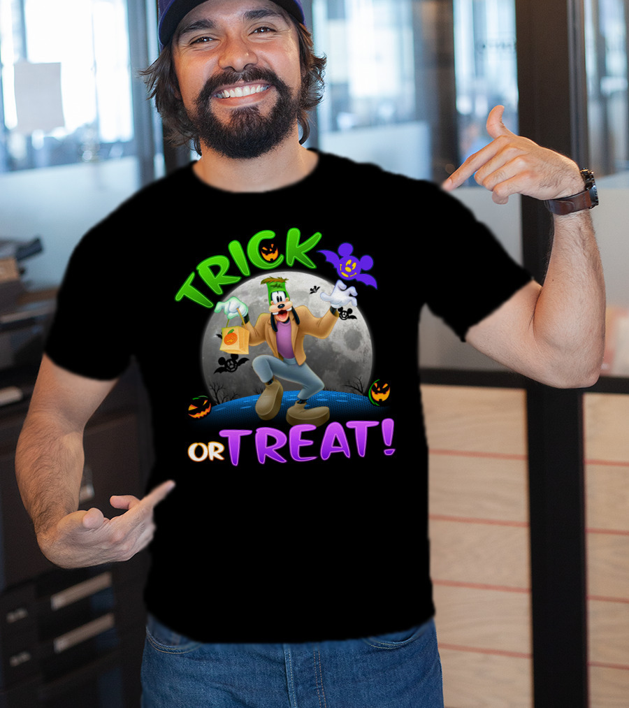 Trick Or Treat Goofy Halloween Moon Bat Pumpkin T-Shirt