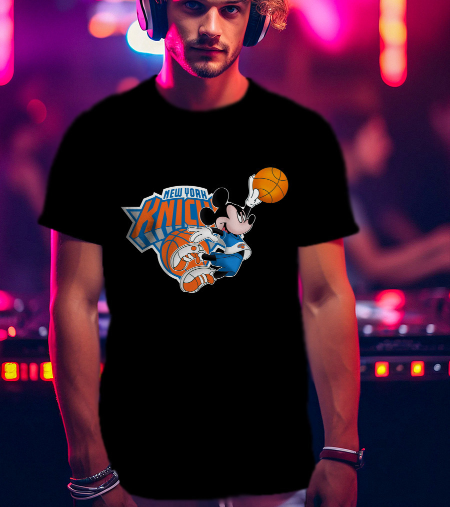 New York Knicks Mickey Basketball T-Shirt