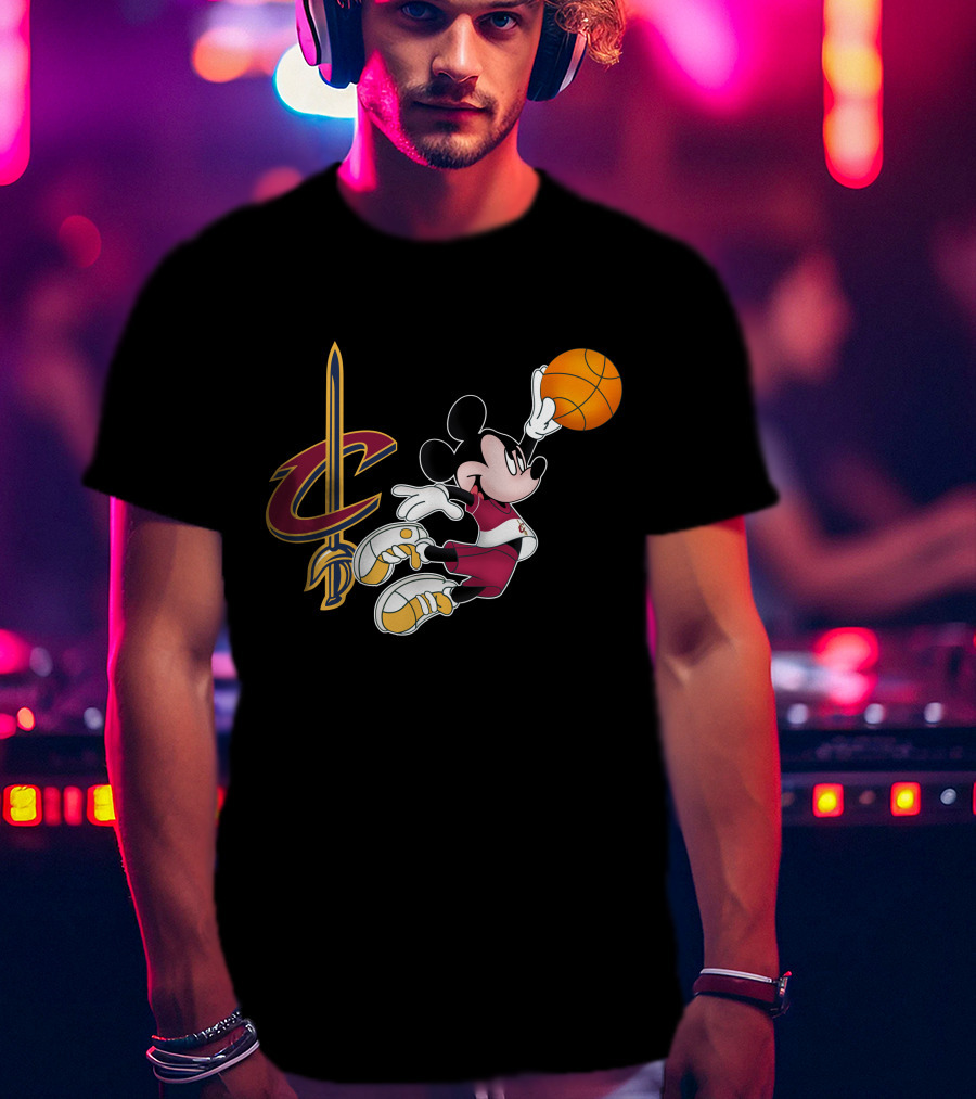 Cleveland Cavaliers Mickey Basketball Dunk T-Shirt