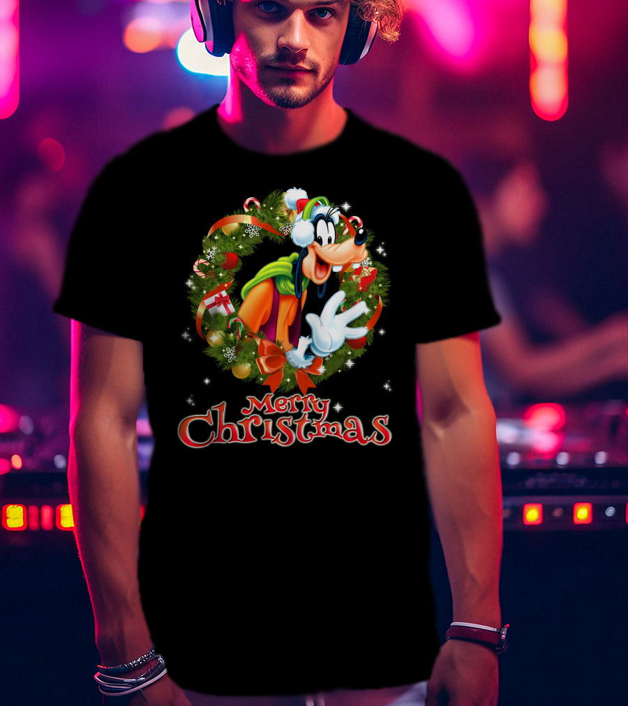 Merry Christmas Goofy Wreath Holiday Celebration T-Shirt