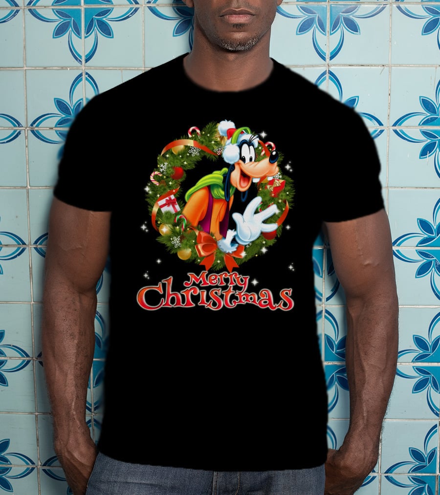 Merry Christmas Goofy Wreath Holiday Celebration T-Shirt