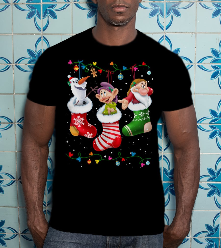 Olaf Dopey Grumpy Christmas Stockings Snowflake Garland T-Shirt