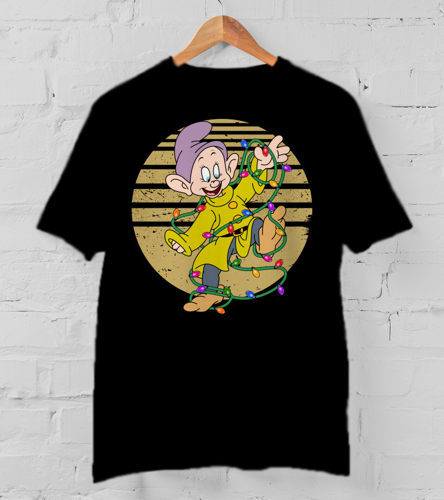 Dopey Wrapped In Christmas Lights Vintage Circle T-Shirt