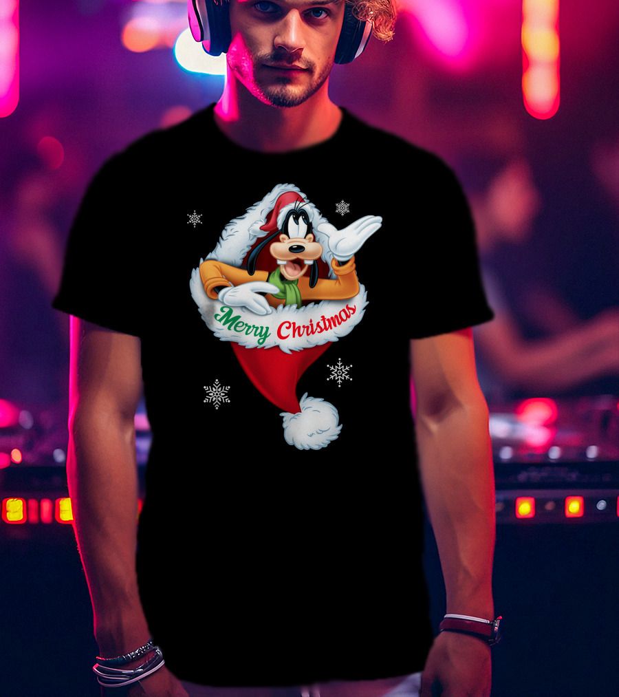 Merry Christmas Goofy In Santa Hat With Snowflakes T-Shirt