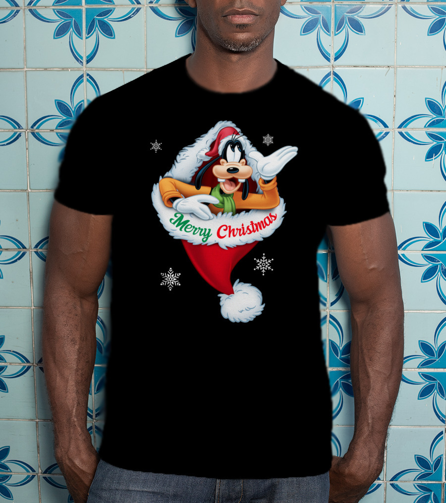 Merry Christmas Goofy In Santa Hat With Snowflakes T-Shirt