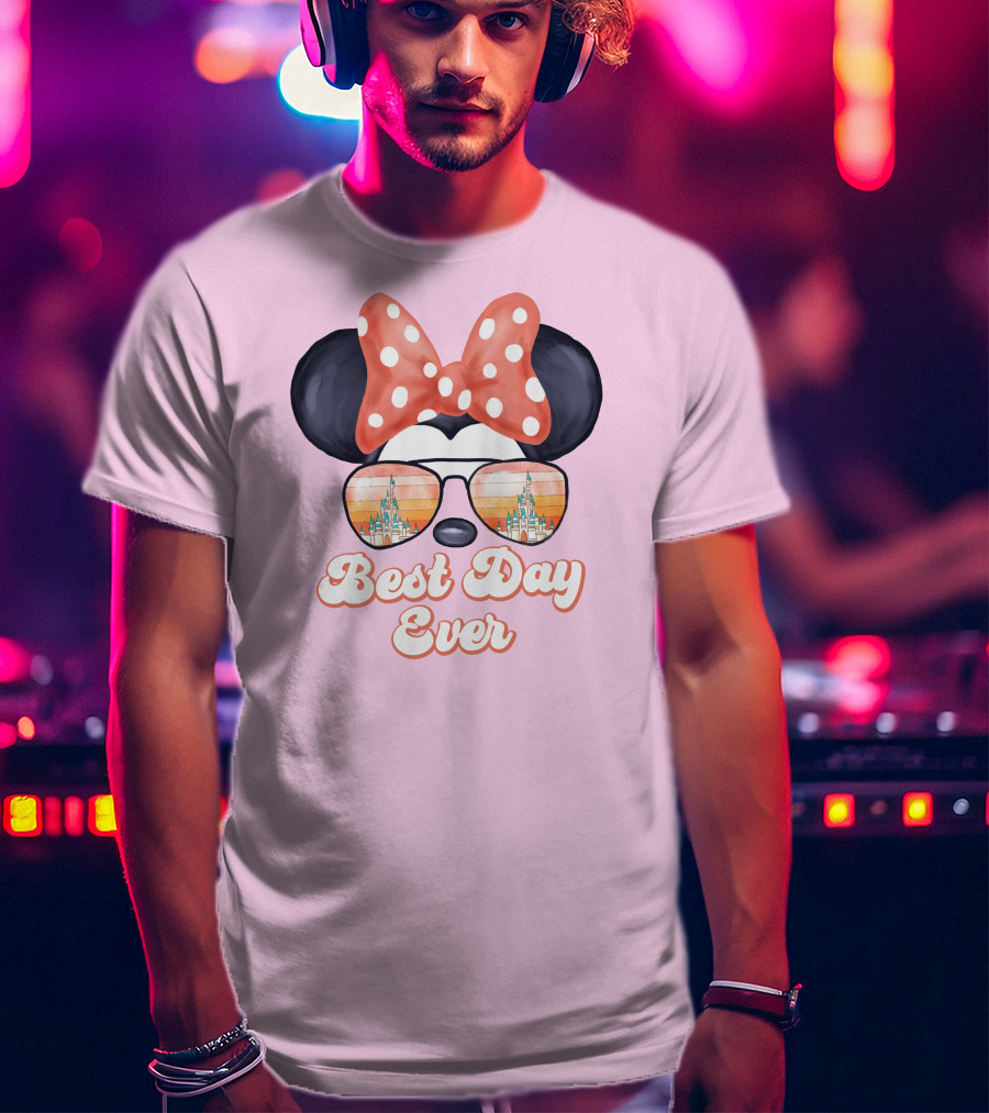 Minnie Mouse Best Day Ever Castle Sunglasses T-Shirt