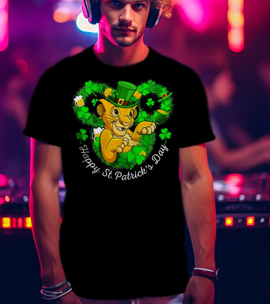 Simba Happy St. Patrick's Day With Shamrock And Green Hat T-Shirt