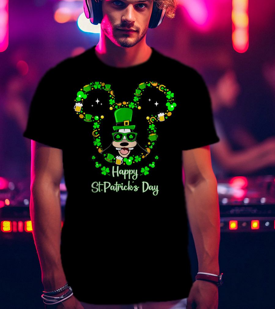 Happy St. Patrick's Day Goofy With Shamrocks And Leprechaun Hat T-Shirt