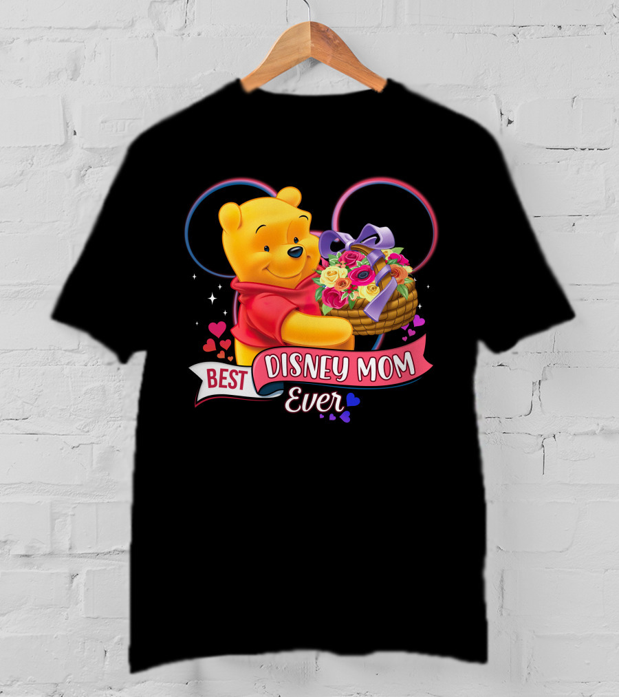 Best Disney Mom Ever Pooh Bear With Bouquet Of Flowers And Hearts T-Shirt
