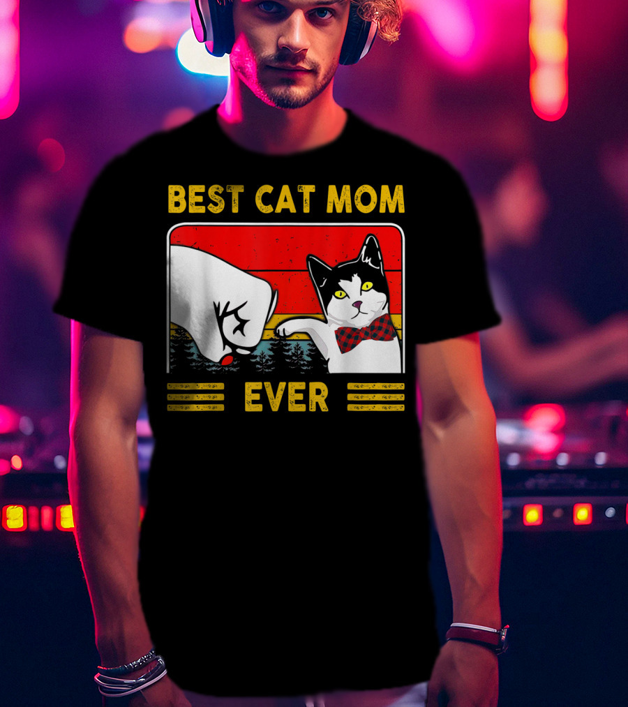 BEST CAT MOM EVER Retro Vintage Cat With Fist Bump And Bow Tie T-Shirt