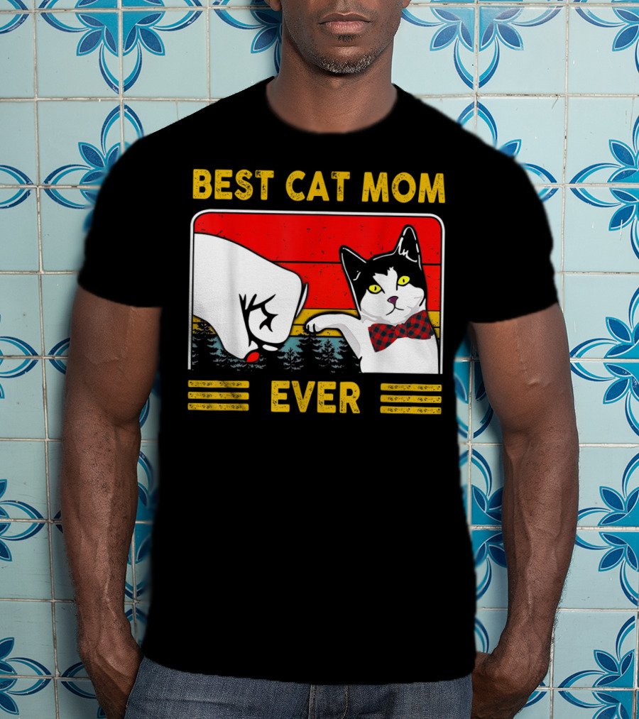 BEST CAT MOM EVER Retro Vintage Cat With Fist Bump And Bow Tie T-Shirt
