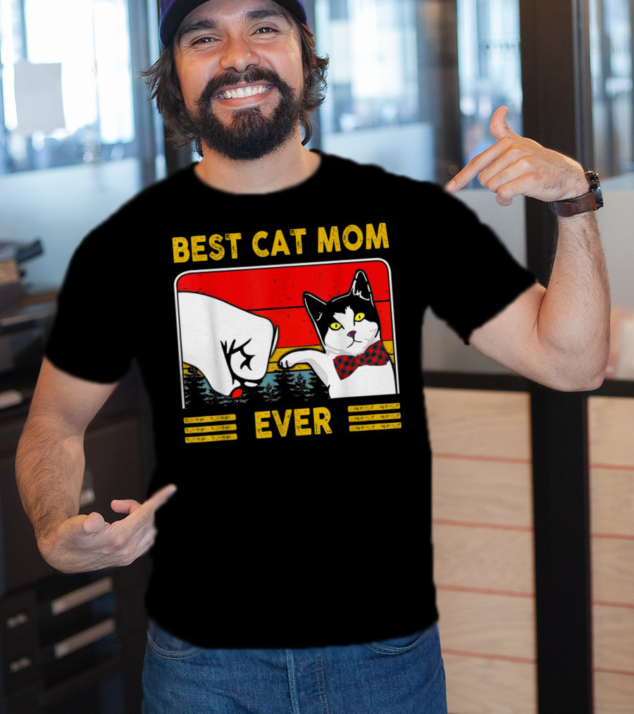 BEST CAT MOM EVER Retro Vintage Cat With Fist Bump And Bow Tie T-Shirt