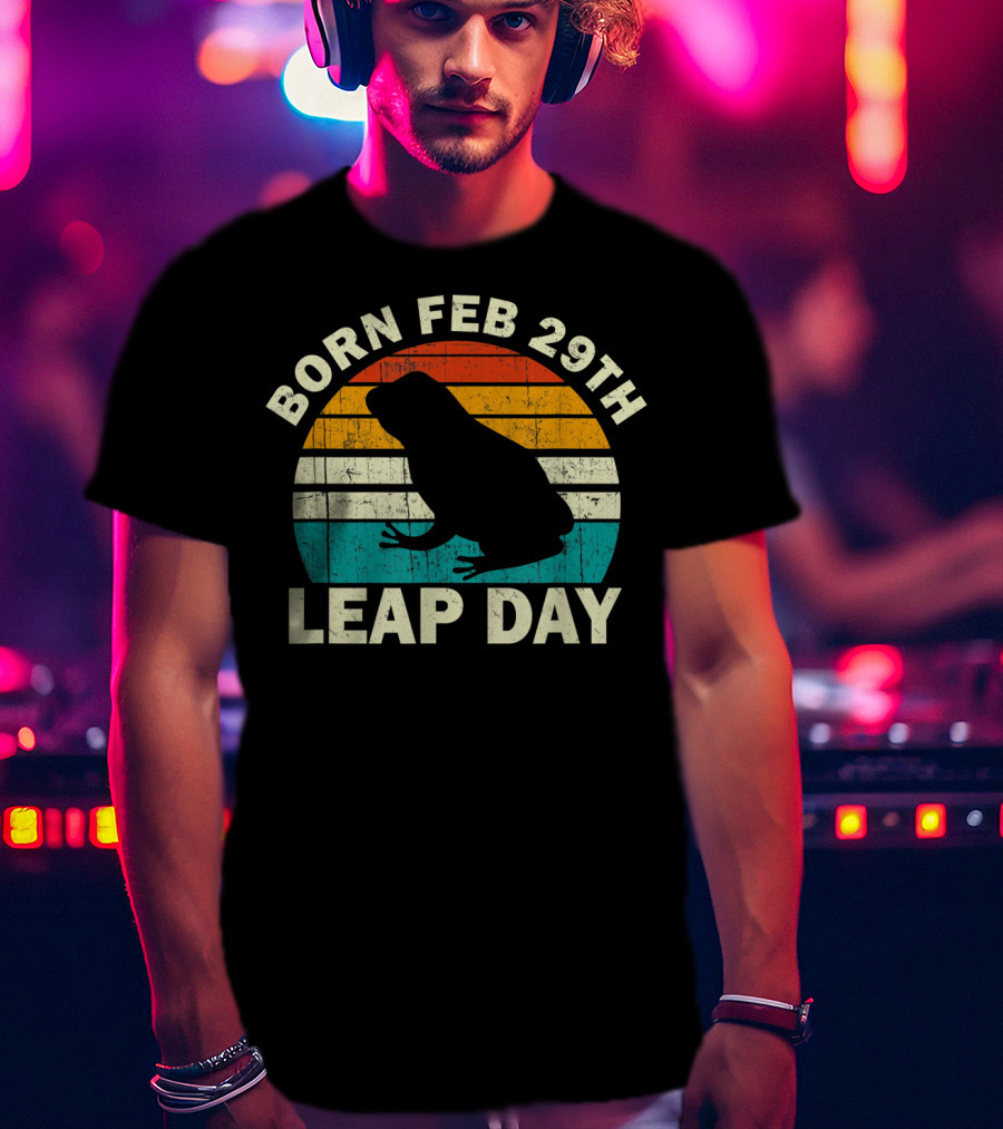 Born Feb 29th Leap Day Frog Vintage Retro Stripe T-Shirt