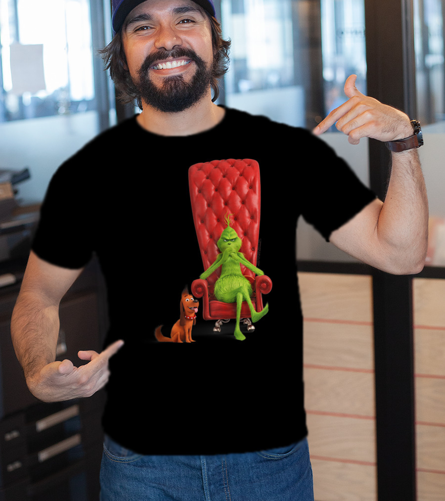 Dr Seuss The Grinch And Max On Red Tufted Chair T-Shirt