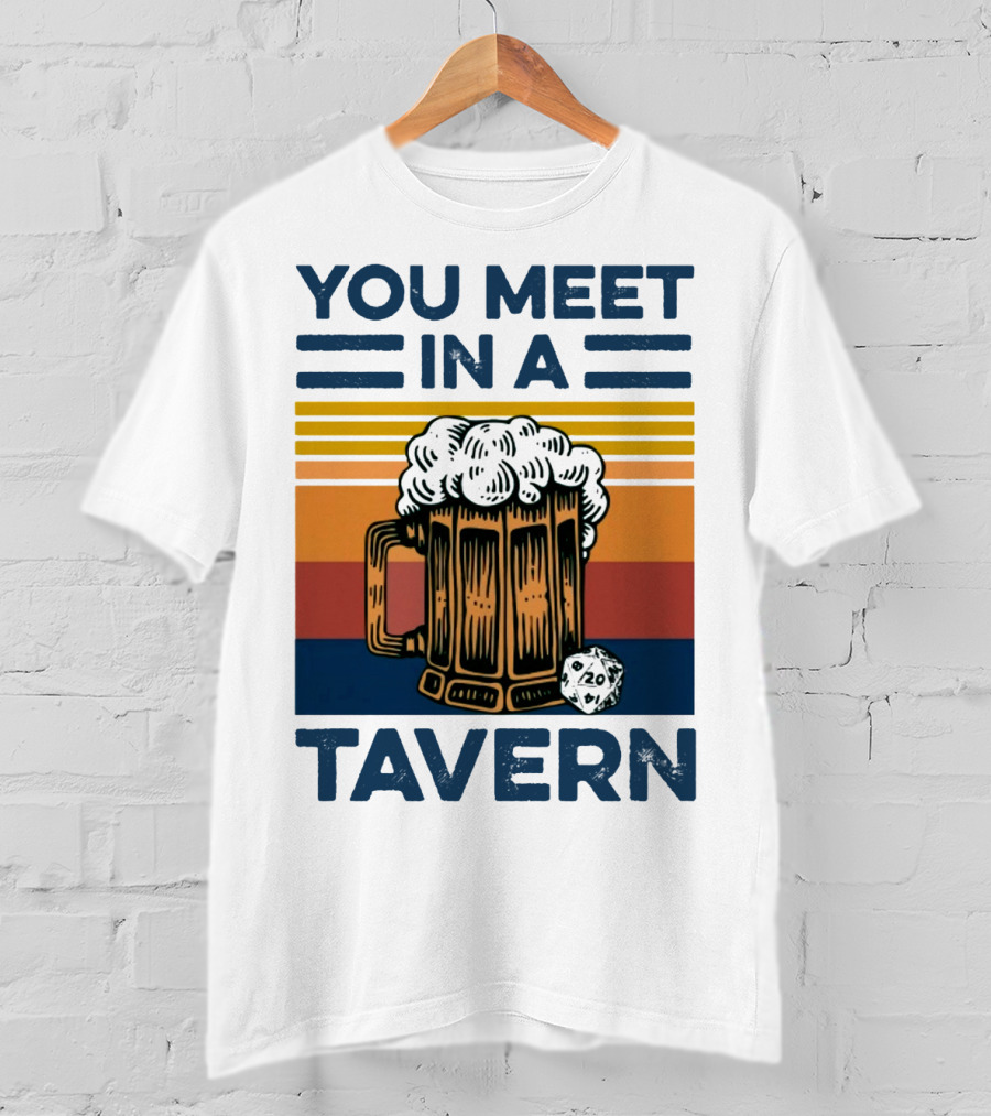 YOU MEET IN A TAVERN Beer Mug With D20 Dice And Vintage Stripes T-Shirt