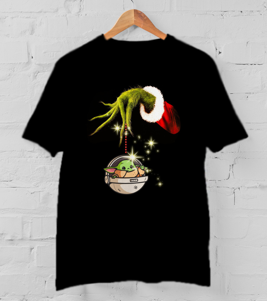Grinch Hand Holding Baby Yoda Christmas T-Shirt