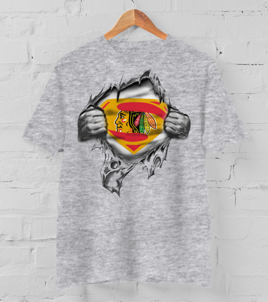 Spmxa022 Superman Logo Chicago Blackhawks Logo Blend T-Shirt