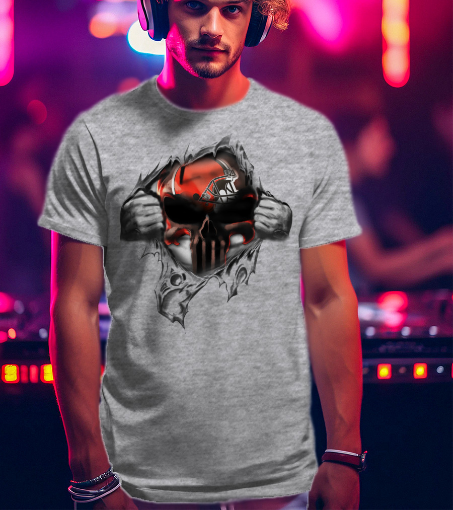 Cleveland Browns Punisher Skull Ripped T-Shirt