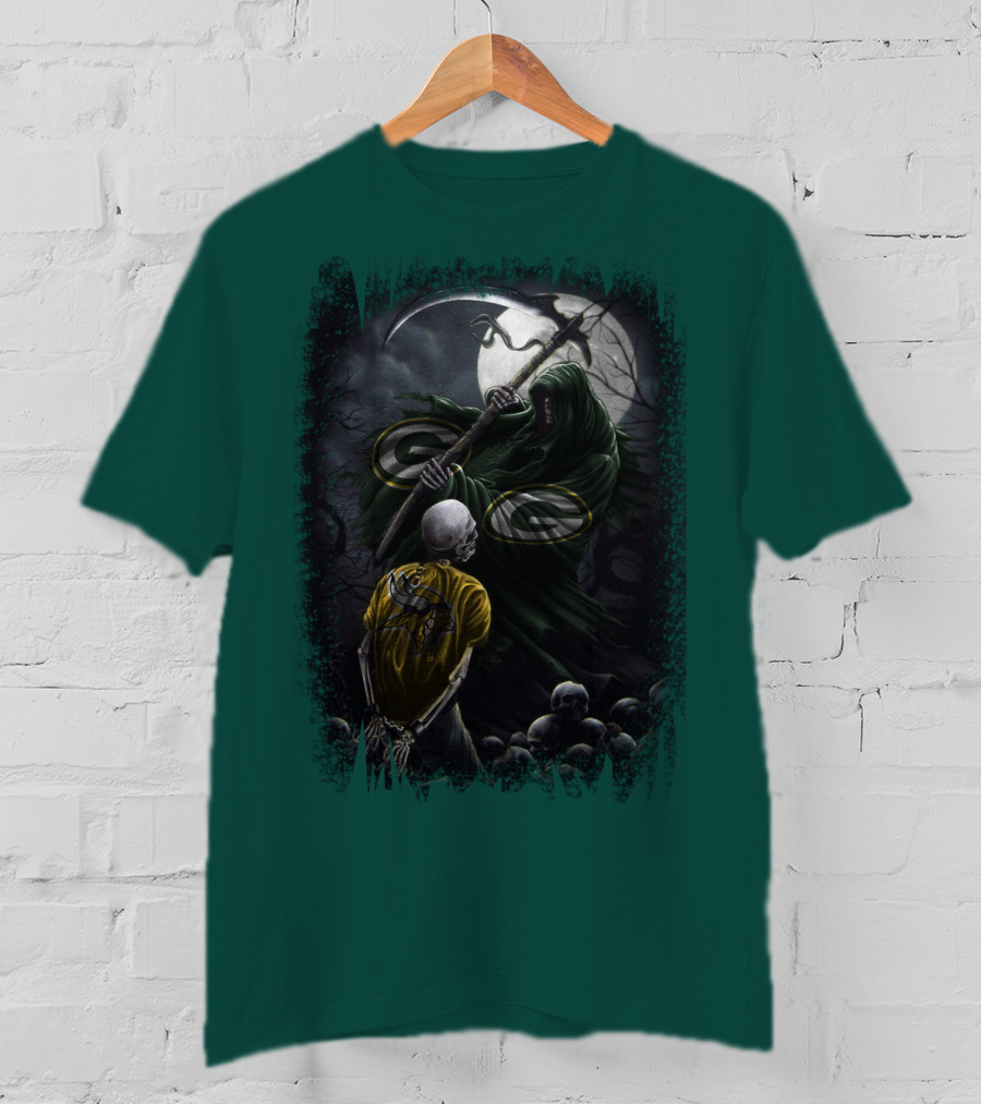 Green Bay Packers Grim Reaper Scene With Skeleton Under Moonlight T-Shirt