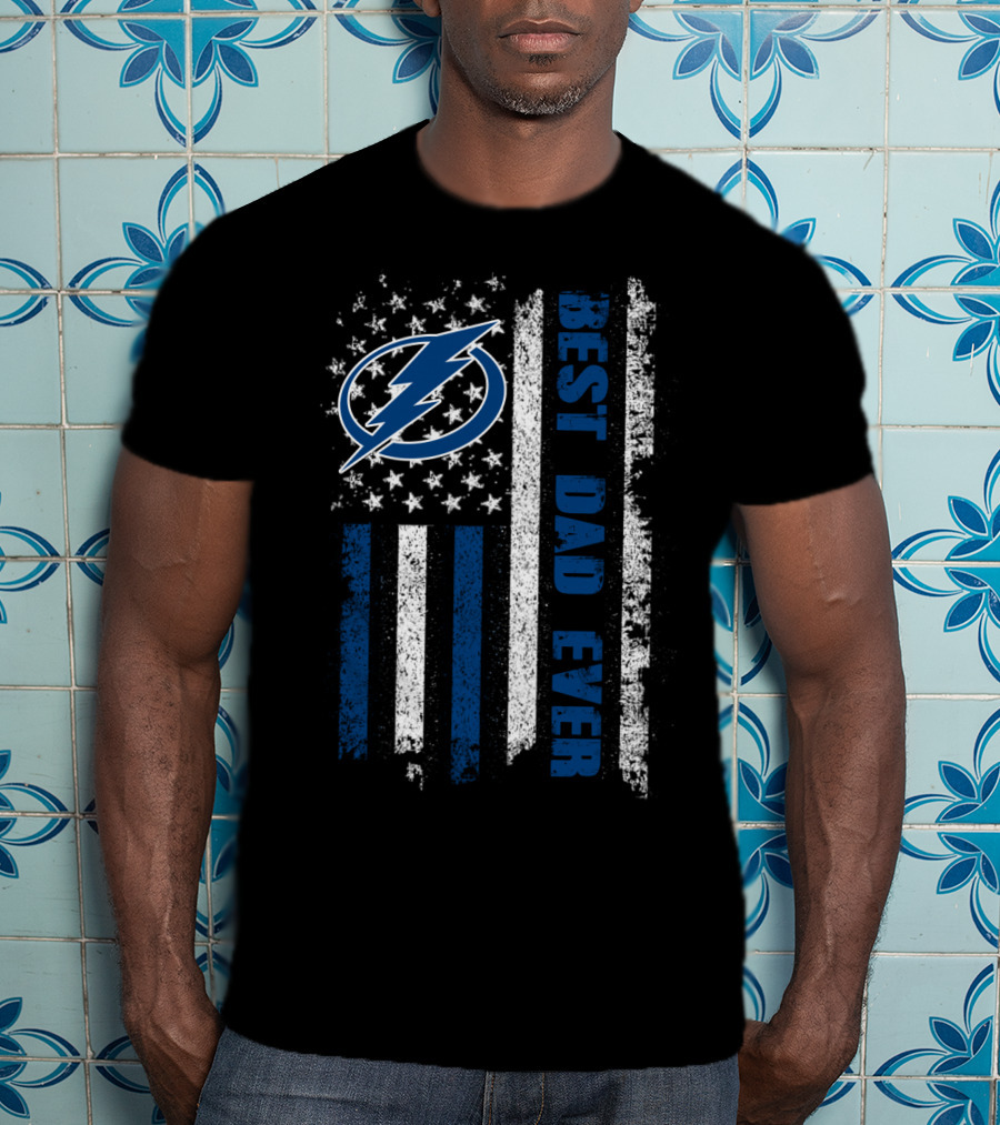 Best Dad Ever Tampa Bay Lightning Distressed American Flag T-Shirt
